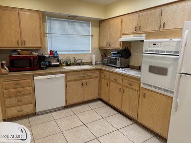 PENDING FORECLOSURE Golf Course Patio Home - 2-bedroom, 2-bath on Sun City South Golf Course in Arizona - for sale on GolfHomes.com, golf home, golf lot