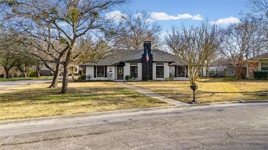 Nestled on a spacious corner lot in a quiet cul-de-sac, this on Wright Park Municipal Golf Course in Texas - for sale on GolfHomes.com, golf home, golf lot