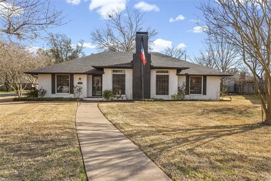 Nestled on a spacious corner lot in a quiet cul-de-sac, this on Wright Park Municipal Golf Course in Texas - for sale on GolfHomes.com, golf home, golf lot