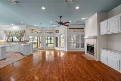 WELL MAINTAINED GOLF COURSE HOME near clubhouse in Pecan on Pecan Plantation Country Club in Texas - for sale on GolfHomes.com, golf home, golf lot