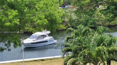 Aventura: Remodeled 1 bedroom, 1+ 1/2-baths apt., porcelain and on Turnberry Isle Resort and Club in Florida - for sale on GolfHomes.com, golf home, golf lot