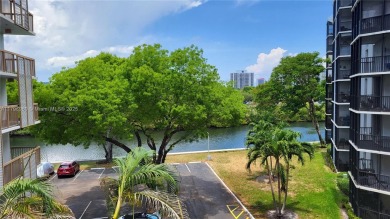 Aventura: Remodeled 1 bedroom, 1+ 1/2-baths apt., porcelain and on Turnberry Isle Resort and Club in Florida - for sale on GolfHomes.com, golf home, golf lot