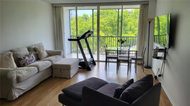 Aventura: Remodeled 1 bedroom, 1+ 1/2-baths apt., porcelain and on Turnberry Isle Resort and Club in Florida - for sale on GolfHomes.com, golf home, golf lot