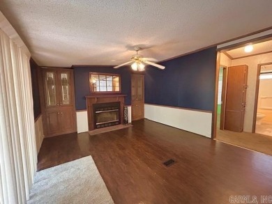 Welcome to the market this well maintained 3 bedroom 2 bathroom on Pine Hills Golf Course in Arkansas - for sale on GolfHomes.com, golf home, golf lot