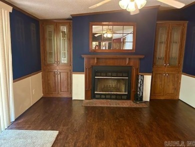 Welcome to the market this well maintained 3 bedroom 2 bathroom on Pine Hills Golf Course in Arkansas - for sale on GolfHomes.com, golf home, golf lot