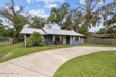 Affordable turn key home situated on nice lot w/circular on Palatka Golf Club in Florida - for sale on GolfHomes.com, golf home, golf lot