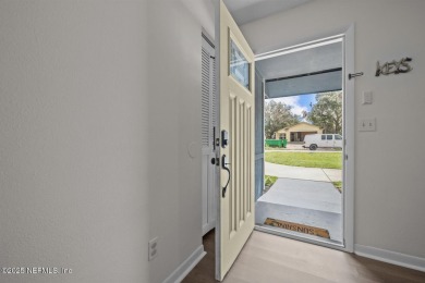 Affordable turn key home situated on nice lot w/circular on Palatka Golf Club in Florida - for sale on GolfHomes.com, golf home, golf lot