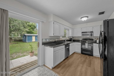 Affordable turn key home situated on nice lot w/circular on Palatka Golf Club in Florida - for sale on GolfHomes.com, golf home, golf lot
