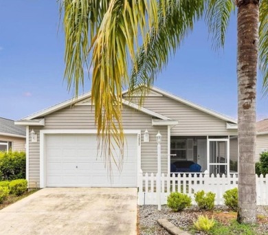 TURNKEY! MINUTES to Brownwood Paddock Square for shopping on Pennbrooke Fairways in Florida - for sale on GolfHomes.com, golf home, golf lot