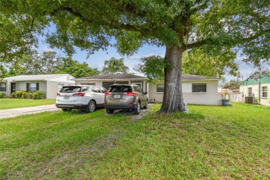 4 bedrooms + den and 2 bathroom POOL home, centrally located in on Babe Zaharias Golf Course in Florida - for sale on GolfHomes.com, golf home, golf lot