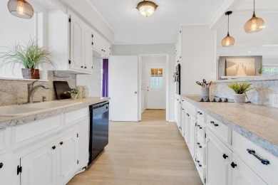 This adorable home offers the perfect blend of casual living and on Hide-A-Way Lake Golf Course in Texas - for sale on GolfHomes.com, golf home, golf lot