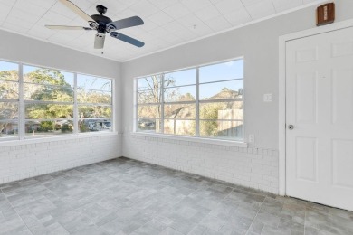 This adorable home offers the perfect blend of casual living and on Hide-A-Way Lake Golf Course in Texas - for sale on GolfHomes.com, golf home, golf lot
