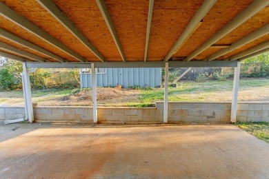 This adorable home offers the perfect blend of casual living and on Hide-A-Way Lake Golf Course in Texas - for sale on GolfHomes.com, golf home, golf lot