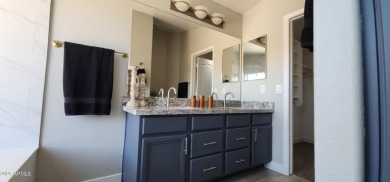 Beautifully propery in an excellent area of San Tan Valley on The Golf Club At Johnson Ranch in Arizona - for sale on GolfHomes.com, golf home, golf lot