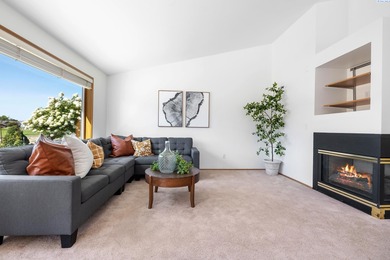 MLS# 289701 Welcome to a golf course retreat--an elegant on Horn Rapids Golf Club in Washington - for sale on GolfHomes.com, golf home, golf lot