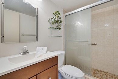 Lovely, bright and super well-maintained two bedroom two bath on Palm-Aire Country Club and Resort - The Oaks in Florida - for sale on GolfHomes.com, golf home, golf lot