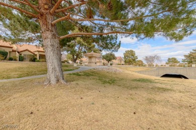 Sun City Summerlin Townhome Showing Off Many Lovely Upgrades on Highland Falls Golf Club in Nevada - for sale on GolfHomes.com, golf home, golf lot