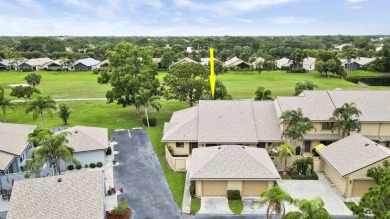 Lovely light and bright 2 bedroom, 2 bath villa with an on Heritage Ridge Golf Club in Florida - for sale on GolfHomes.com, golf home, golf lot