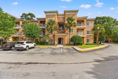 Location. Ground floor. Updated. You will love this spacious on Royal St. Augustine Golf and Country Club in Florida - for sale on GolfHomes.com, golf home, golf lot