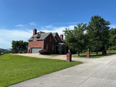 If you are looking for a slice of heaven, just outside of city on Hidden Valley Golf Links in Missouri - for sale on GolfHomes.com, golf home, golf lot