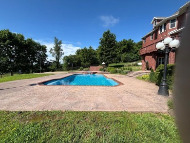 If you are looking for a slice of heaven, just outside of city on Hidden Valley Golf Links in Missouri - for sale on GolfHomes.com, golf home, golf lot