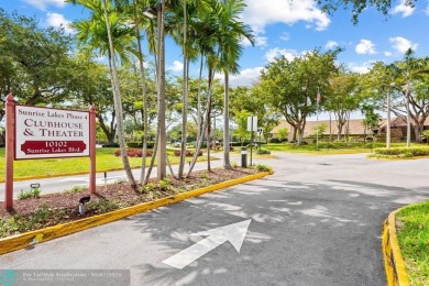 NEW BATHS, TILE  WATERPROOF FLOORING, UPDATED KITCHEN, NEW WATER on Sunrise Lakes Phase III in Florida - for sale on GolfHomes.com, golf home, golf lot