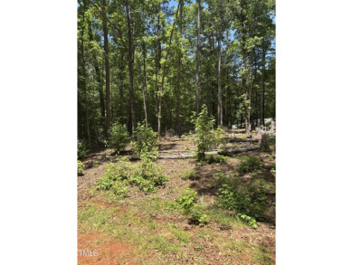 NICE BUILDABLE LOT  Looking to build your new home? Come take a on River Golf and County Club at Lake Royale in North Carolina - for sale on GolfHomes.com, golf home, golf lot