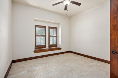 Lovely stand alone German Cottage in Comanche Trace with no on The Club At Comanche Trace in Texas - for sale on GolfHomes.com, golf home, golf lot