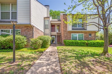 Enjoy tree top living in this nicely renovated condo in the on Stevens Park Golf Course in Texas - for sale on GolfHomes.com, golf home, golf lot