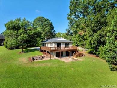 When you turn in to Fox Hollow and where the road ends on Myrick Hills Country Club in North Carolina - for sale on GolfHomes.com, golf home, golf lot