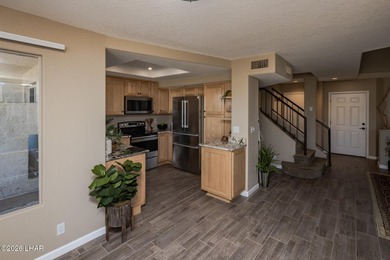 Located in a highly desired golf course complex, this on London Bridge Golf Course in Arizona - for sale on GolfHomes.com, golf home, golf lot