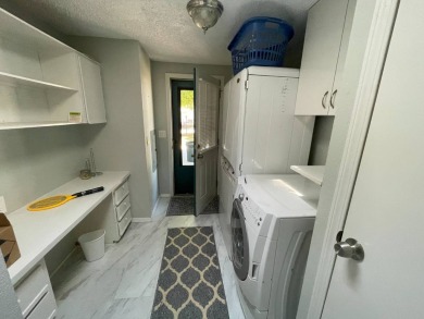 This lovely manufactured home is on leased land. Age 55+ and pet on Pine Lakes Country Club in Florida - for sale on GolfHomes.com, golf home, golf lot