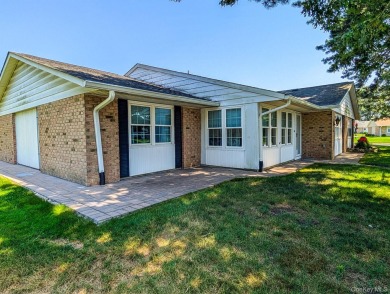 Spacious, Updated Condo in Leisure Village - 55+ and older on Leisure Village Golf Course in New York - for sale on GolfHomes.com, golf home, golf lot