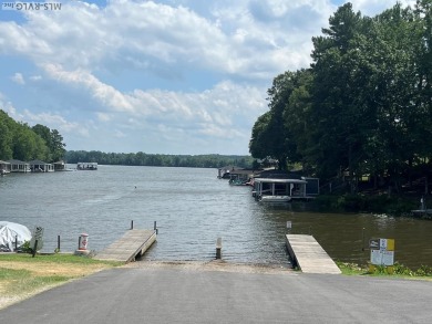 MOVE-IN READY, FURNISHED PROPERTY FOR LESS THAN $100K.  This on River Ridge Golf Club in Virginia - for sale on GolfHomes.com, golf home, golf lot