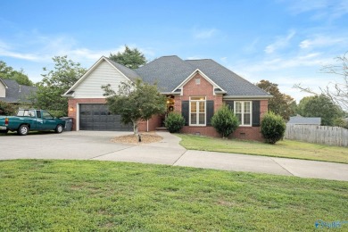 A BEAUTIFUL Brick home nestled in a PRIME LOCATION where it's on Fayetteville Country Club in Tennessee - for sale on GolfHomes.com, golf home, golf lot