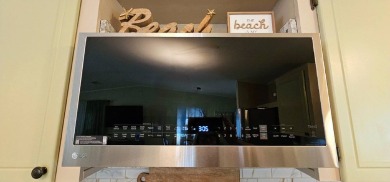 Modern and Updated 2 bedroom 2 bath home WITH EXTRAS in 55 + on Zephyrhills Municipal Golf Course in Florida - for sale on GolfHomes.com, golf home, golf lot