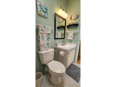Modern and Updated 2 bedroom 2 bath home WITH EXTRAS in 55 + on Zephyrhills Municipal Golf Course in Florida - for sale on GolfHomes.com, golf home, golf lot