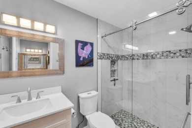 This beautifully updated 2-bedroom, 2-bath condo offers modern on Heritage Ridge Golf Club in Florida - for sale on GolfHomes.com, golf home, golf lot