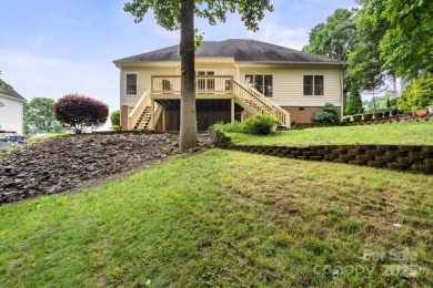 Welcome to this stunning 4-bedroom, 3.5-bath home perfectly on Fox Den Country Club in North Carolina - for sale on GolfHomes.com, golf home, golf lot