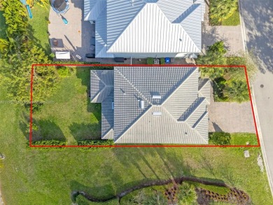 Best location in the community! Large corner lot 5 bedroom, 2 on Hillcrest Golf and Country Club in Florida - for sale on GolfHomes.com, golf home, golf lot
