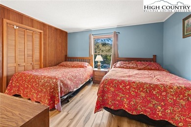 TURNKEY, SLOPESIDE condo overlooking Easy Street ski run and on Sugar Mountain Golf Course in North Carolina - for sale on GolfHomes.com, golf home, golf lot