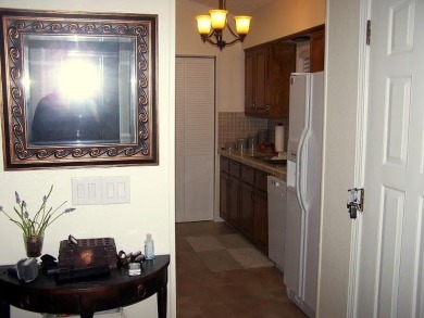 Welcome to this charming 2-bedroom, 2-bath home with a 2-car on Bella Vista - Metfield Golf Complex and Country Club in Arkansas - for sale on GolfHomes.com, golf home, golf lot