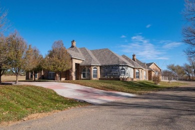 Nestled in the prestigious Walnut Hills neighborhood, this on La Paloma Golf Club in Texas - for sale on GolfHomes.com, golf home, golf lot