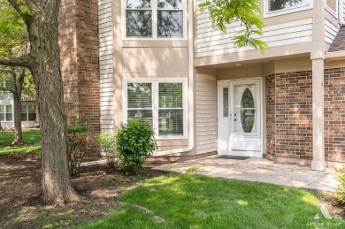 Don't Miss Out On This Fabulous End Unit Ranch Townhome With on The Arboretum Club in Illinois - for sale on GolfHomes.com, golf home, golf lot