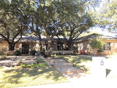 DREAM EXECUTIVE HOME ON THE GOLF COURSE, with every detail you on Abilene Country Club - South Course in Texas - for sale on GolfHomes.com, golf home, golf lot