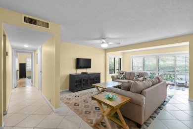 THE LOWEST PRICED GROUND FLOOR UNIT IN DUNBAR WOODS! UPDATED AND on PGA National Golf Club in Florida - for sale on GolfHomes.com, golf home, golf lot