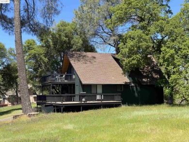 Great location near tennis courts, fisherman's cove and lake on Pine Mountain Lake Country Club in California - for sale on GolfHomes.com, golf home, golf lot