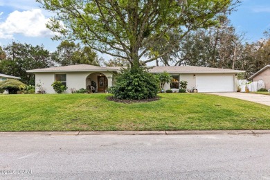 LISTED BELOW APPRAISED VALUE!  Welcome to 41 Pine Valley Circle on Tomoka Oaks Golf and Country Club in Florida - for sale on GolfHomes.com, golf home, golf lot