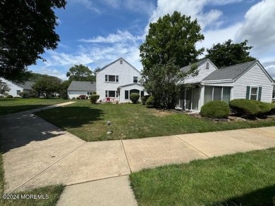 Here is your opportunity to own in Rossmoor!*This FIRST FLOOR on Rossmoor Golf Club in New Jersey - for sale on GolfHomes.com, golf home, golf lot