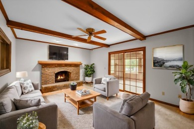 Exciting opportunity in Prestbury to make this lovely home your on Bliss Creek Golf Club in Illinois - for sale on GolfHomes.com, golf home, golf lot